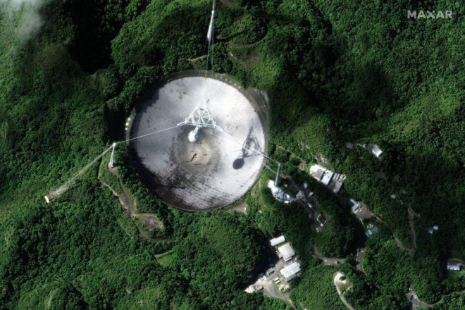 Kính thiên văn Arecibo. Ảnh:
Maxar