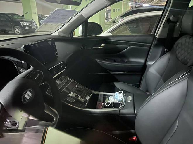 Ảnh thực tế Hyundai Santa Fe 2021 thứ hai về Việt Nam với màu ngoại thất lạ - 7