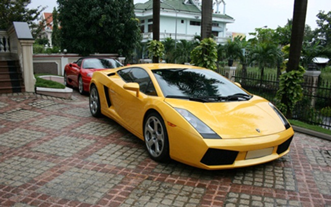 Nhiều người biết đến anh từ năm 2007 với chiếc Lamborghini Gallardo đầu tiên ở Việt Nam.

