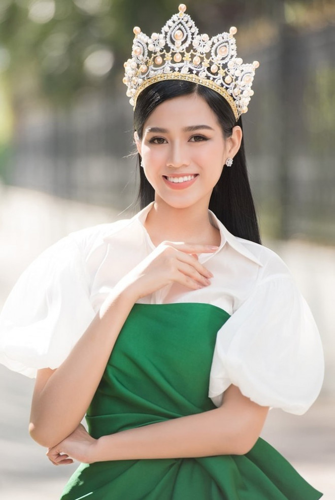 Chỉ cần đổi cách trang điểm, Hoa hậu Đỗ Thị Hà đã thăng hạng nhan sắc đến khó nhận ra - 4
