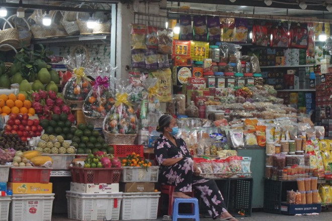 Cuối năm, chợ Bến Thành đìu hiu ngóng khách - 10