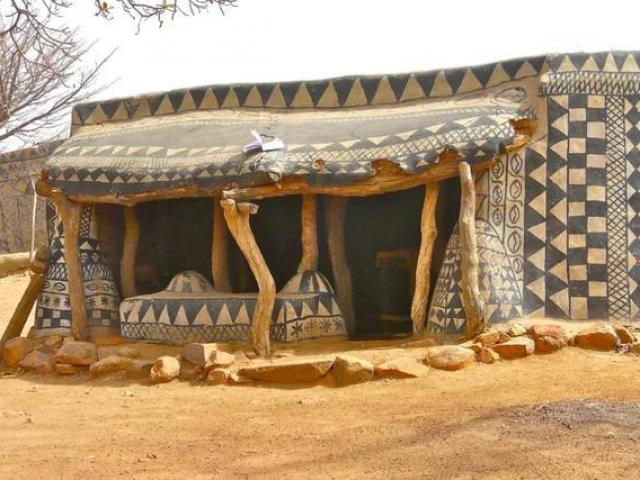 Du lịch - Ngôi làng kỳ quái ở châu Phi với những hoạ tiết bí ẩn
