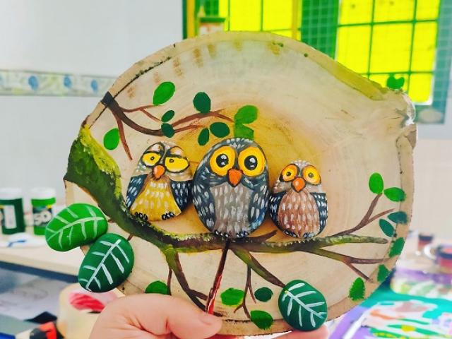 Thị trường - Tiêu dùng - Nhặt thứ lăn lóc đầy đường về “tô màu” rồi bán giá hàng trăm nghìn đồng