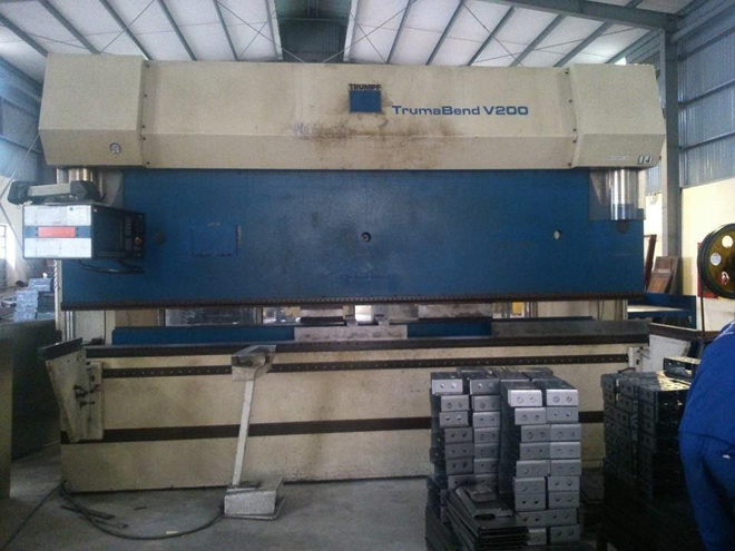 Máy móc chấn gấp inox hiện đại của Vinakit