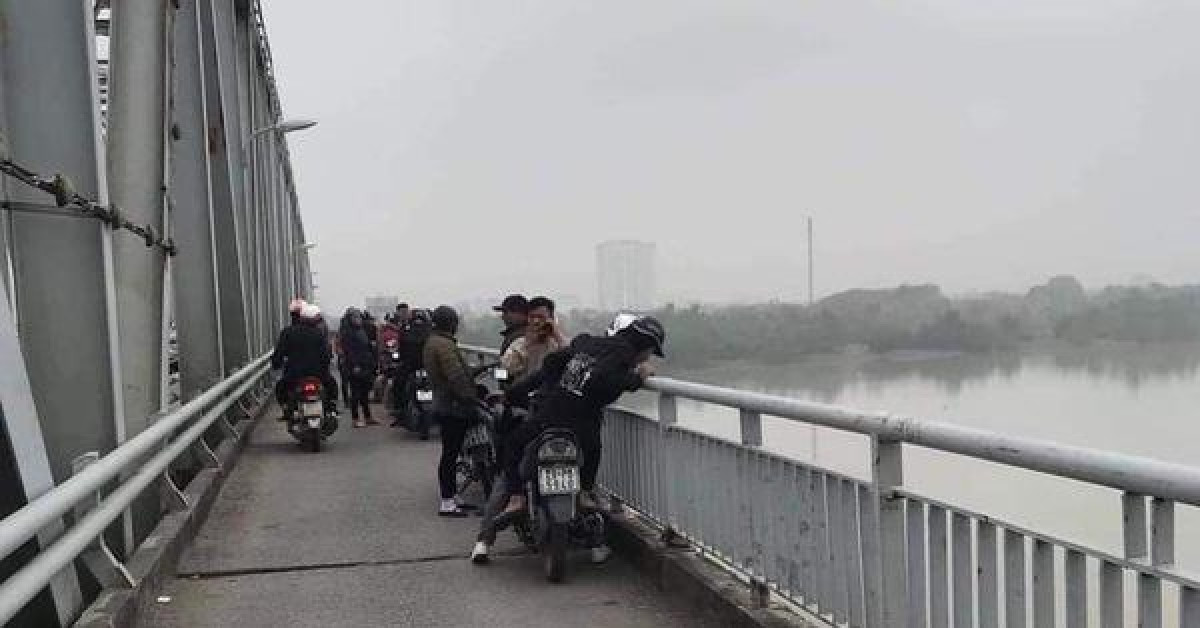 Pháp luật - Nghi vấn mẹ ôm con hơn 1 tuổi bị bại não nhảy cầu tự tử trong đêm