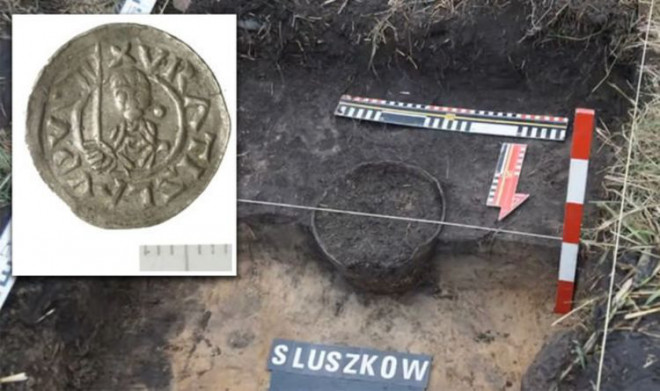 Cận cảnh địa điểm khai quật tại cánh đồng thuộc làng Sluszkow, Ba Lan - Ảnh: Viện Hàn lâm khoa học Ba Lan