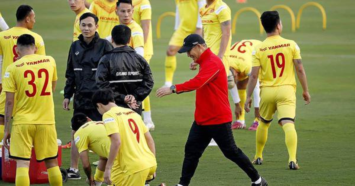 Bóng đá - Thầy Park nhắn nhủ gì các học trò trước khi lên máy bay về Hàn Quốc đón Tết với gia đình?