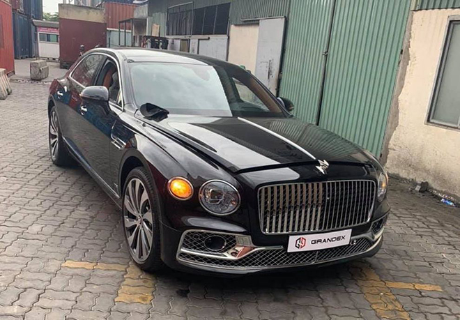 &#34;Xe nhà giàu&#34; Bentley Flying Spur W12 2020 thứ ba cập cảng Việt Nam - 1