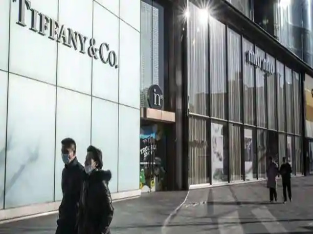 Kinh doanh - Kịch tính sau vụ sáp nhập lớn nhất lịch sử của hãng thời trang hàng đầu thế giới