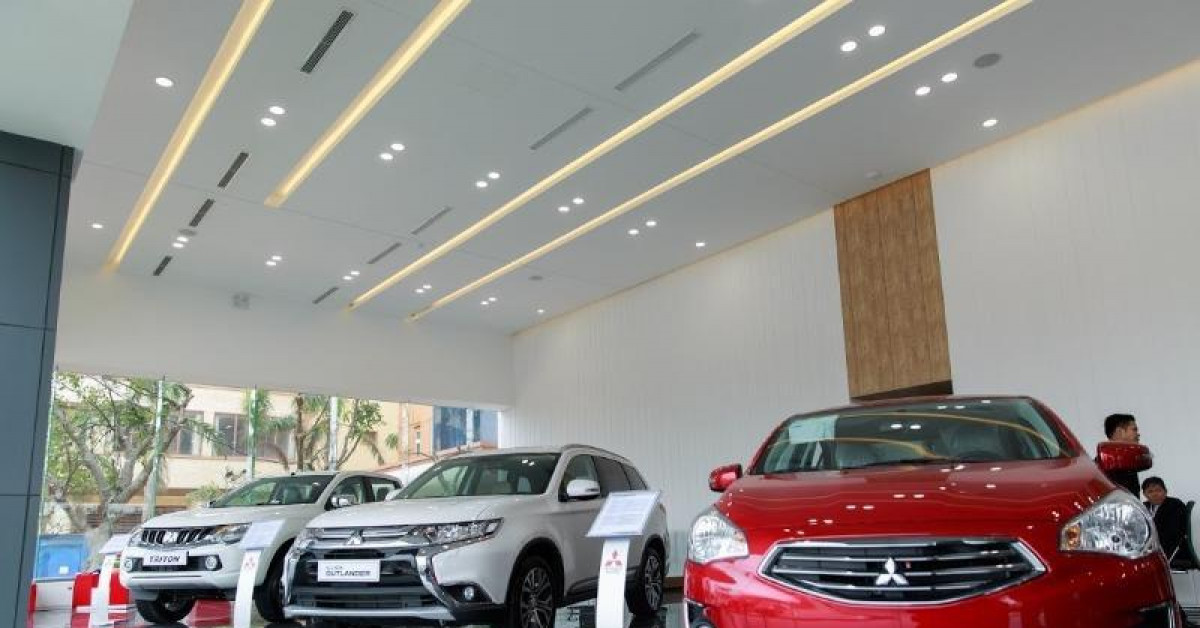 Ô tô - Ô tô nhập giá hơn 400 triệu đồng/xe ùn ùn vào Việt Nam