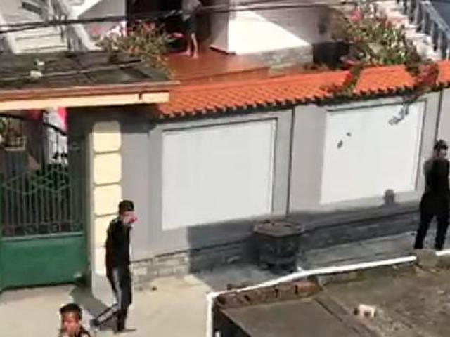 Pháp luật - Bắt 2 kẻ cầm đầu vụ gần 20 côn đồ xăm trổ đi 5 ô tô "đại náo" vùng quê