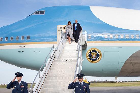 Chiếc chuyên cơ Air Force One của tổng thống. Ảnh: Bloomberg.