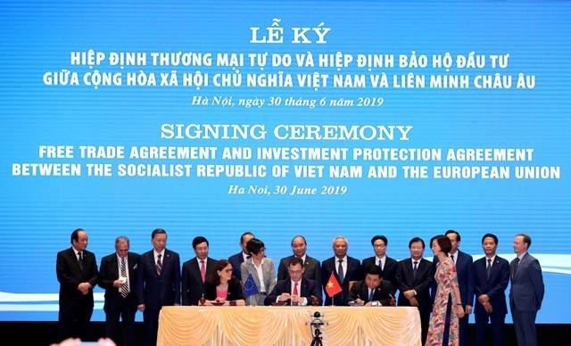 Năm 2020 đánh dấu cột mốc quan trọng của Việt Nam trong quá trình hội nhập quốc tế khi vừa hoàn tất việc ký kết hàng loạt các Hiệp định thương mại.