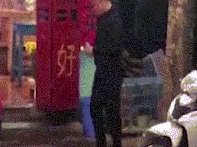 Pháp luật - Nam thanh niên mang theo can xăng đốt quán trà chanh giữa phố Hà Nội