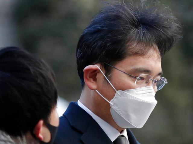 Thế giới - Thái tử quyền lực của Samsung đối mặt án tù giam 9 năm