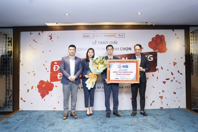 Đồng phục Ngân hàng Thanh lịch nhất: Ngân hàng TMCP Quân đội