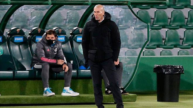 Real hụt hơi đua vô địch La Liga: Tội đồ lên tiếng, Zidane trách trọng tài - 3