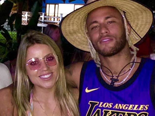 Thể thao - Kiều nữ trượt ván thân mật với Neymar, nữ kiện tướng đẹp như diễn viên Bollywood