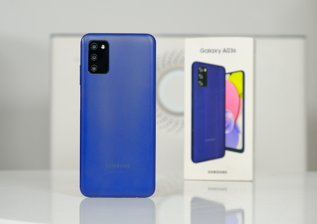 Samsung Galaxy A03s được trang bị vi xử lý tám nhân Helio P35, 64-bit có lõi ARM Cortex-A53, với xung nhịp lên đến 2.3GHz và được xây dựng trên tiến trình 12nm.
