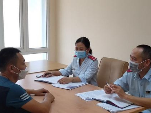 Tin tức trong ngày - Tung tin "Nghe giang hồ đồn giãn cách thêm 7 ngày", bị phạt 7,5 triệu đồng