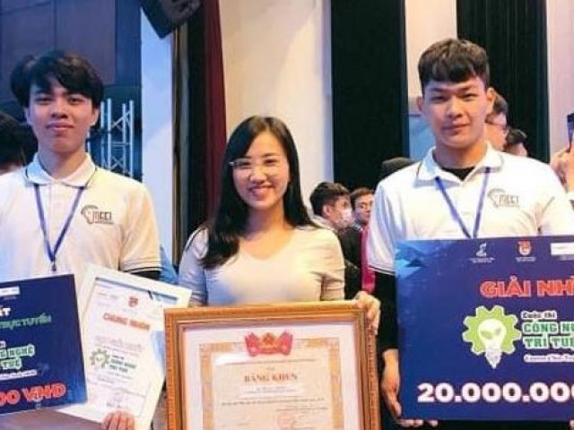 Bạn trẻ - Cuộc sống - Chàng sinh viên 2K với thiết kế đèn học đa năng