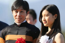 Thể thao - Tay đua ngựa giàu nhất thế giới kiếm được gần 800 triệu USD