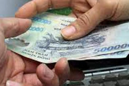 Tin tức trong ngày - Khởi tố phó trưởng khu phố ở Bình Tân ăn chặn tiền hỗ trợ Covid-19