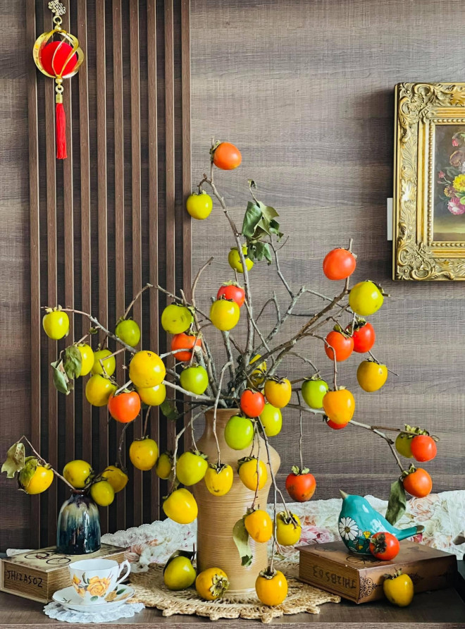 Cành hồng được nhiều chị em ưa chuộng cắm vào mùa thu năm nay. Ảnh: Sarah Nguyen.