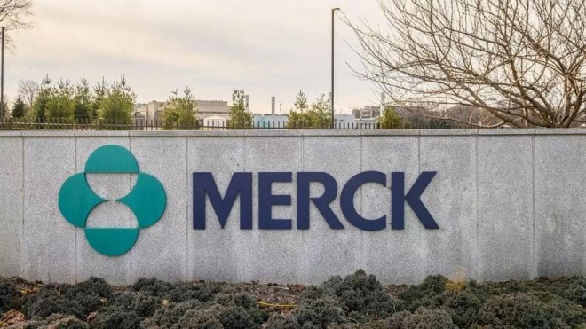 Nhà sản xuất thuốc Merck hy vọng FDA của Mỹ sẽ phê duyệt thuốc kháng virus mới của họ để điều trị COVID-19.