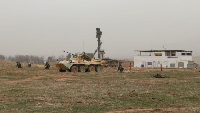 Các dòng xe chiến đấu bộ binh BTR-82A
sẽ giúp quân đội Nga cơ động nhanh trong trường hợp nổ ra xung đột
với các phần tử hồi giáo cực đoan.