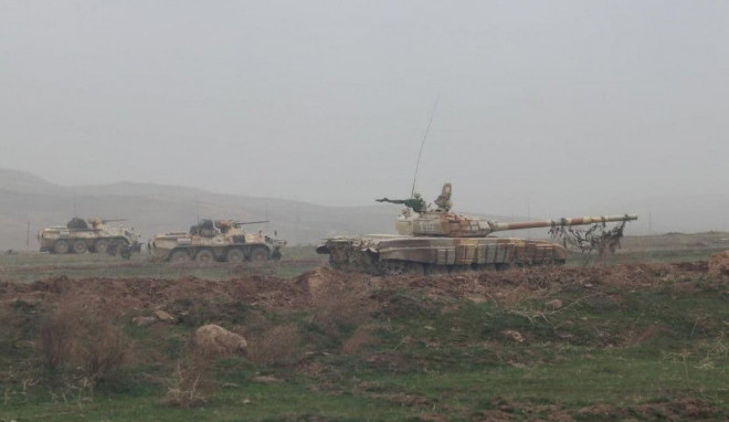 Ngay thời kiểm Taliban đang có bước
tiến mạnh mẽ tại Afghanistan vào tháng 7/2021, Nga đã tăng cường
hàng trăm khí tài mới trong đó chủ yếu là xe tăng T-72B3 và xe
chiến đấu bộ binh BTR-82A cho căn cứ 201.