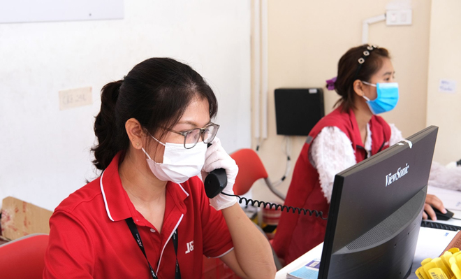 Đội ngũ chăm sóc khách hàng của J&amp;T Express