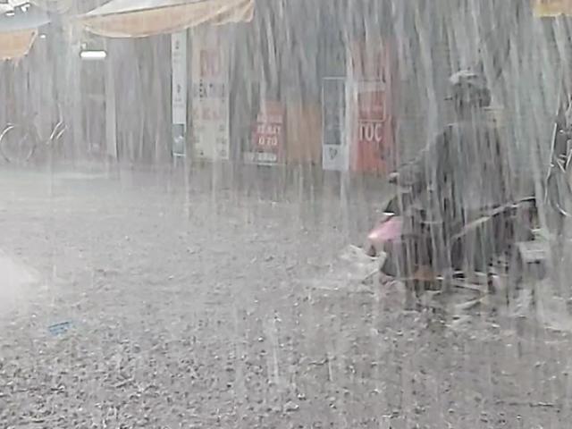 Tin tức trong ngày - Thời tiết đầu tuần: Miền Bắc và miền Trung hửng nắng trước khi hứng đợt mưa to