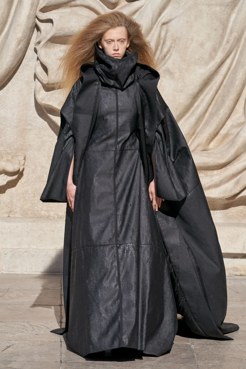 Rick Owens quen thuộc với bộ sưu tập Xuân/Hè 2022 mang tính trừu tượng và tiên phong - 3
