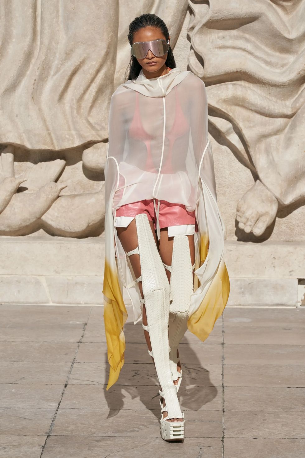 Rick Owens quen thuộc với bộ sưu tập Xuân/Hè 2022 mang tính trừu tượng và tiên phong - 7