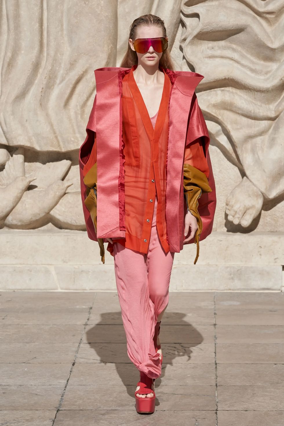Rick Owens quen thuộc với bộ sưu tập Xuân/Hè 2022 mang tính trừu tượng và tiên phong - 6