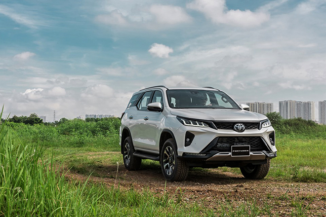 Toyota giảm giá gần 60 triệu đồng cho dòng xe Fortuner - 6