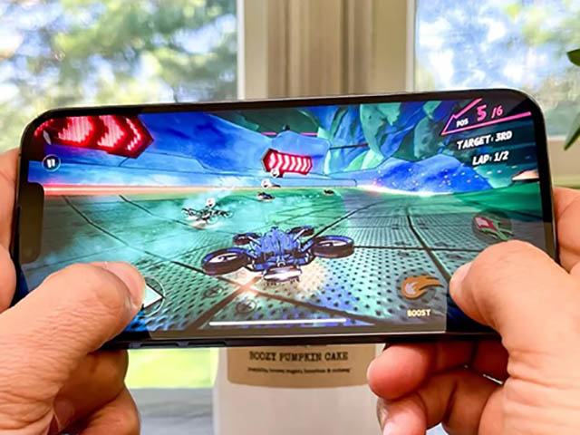 Thời trang Hi-tech - Galaxy S22 có đủ sức "đánh sập" iPhone 13?