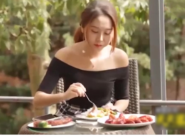 Cười 24H - Chàng trai tán gái không đúng chỗ nhận ngay cái kết đắng