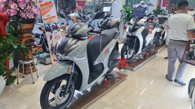 Giá bán xe SH 2021 đang giảm khá mạnh thời điểm đầu tháng 10/2021