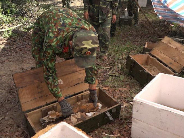 Tin tức trong ngày - Video: Bộ đội hủy hơn 3 tấn bom, mìn còn sót lại sau chiến tranh