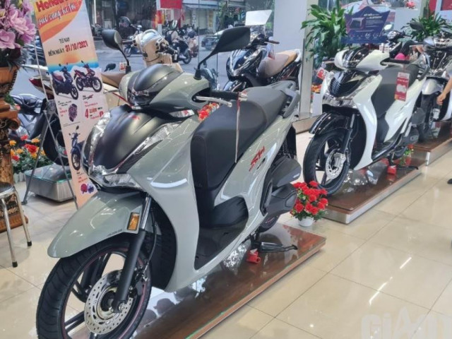 Xe máy - Xe đạp - Giá xe SH tháng 10/2021: Đại lý giảm độ chênh so với mức niêm yết