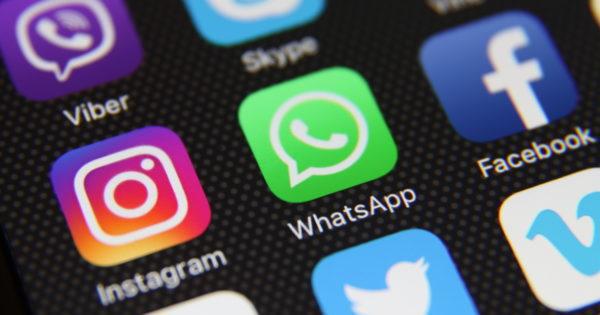 Facebook cùng các ứng dụng WhatsApp, Messenger và Instagram bị sập trong gần 6 tiếng vào ngày 4/10. Ảnh: Tiky Web.