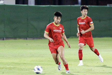 Cầu thủ cơ bắp “khủng” nhất ĐT Việt Nam háo hức chờ đấu Trung Quốc