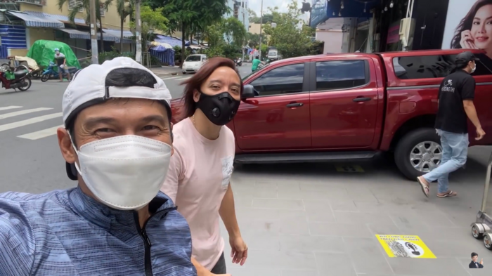 Việt Hương chi tiền “khủng” mua xe tặng &#34;người đặc biệt&#34; - 1