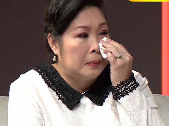 Đời sống Showbiz - Bị khán giả đề nghị cấm sóng, NS Hồng Vân liền nói 1 câu duy nhất