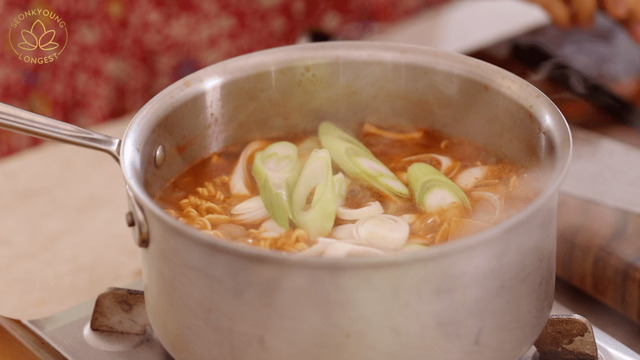 Món Tteokbokki làm từ bánh tráng cực hot trên mạng liệu có ngon đến như vậy? - 8