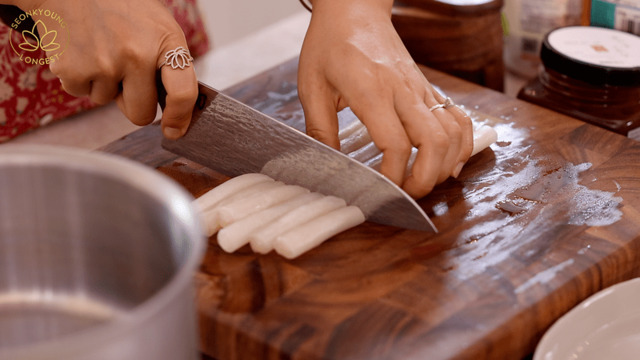 Món Tteokbokki làm từ bánh tráng cực hot trên mạng liệu có ngon đến như vậy? - 4