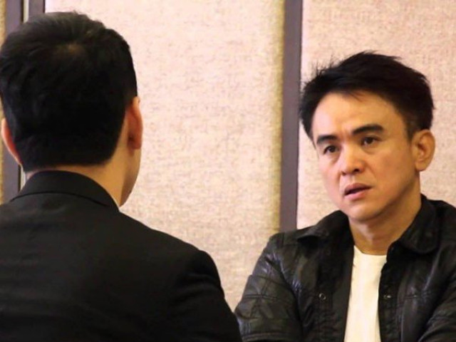 Bạn trẻ - Cuộc sống - 10 cử chỉ nên tránh nếu không muốn "mất điểm" khi giao tiếp