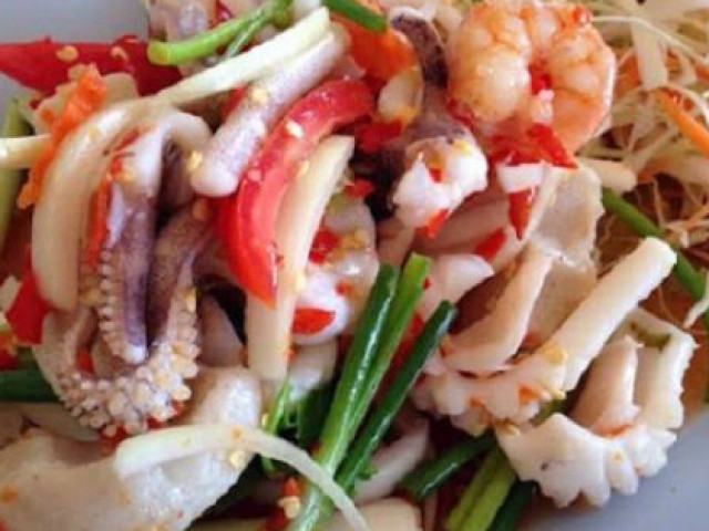 Sức khỏe đời sống - Ăn món gỏi, tái "đã miệng", nhiều người Việt đang tự phá hủy đại trực tràng